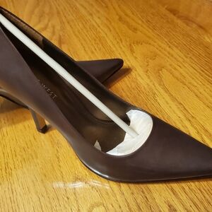 New Classicly Styled Brown Pumps!